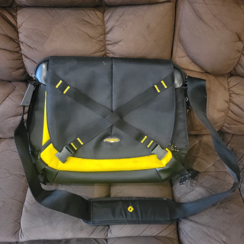 Samsonite Cross Body Laptop Bag